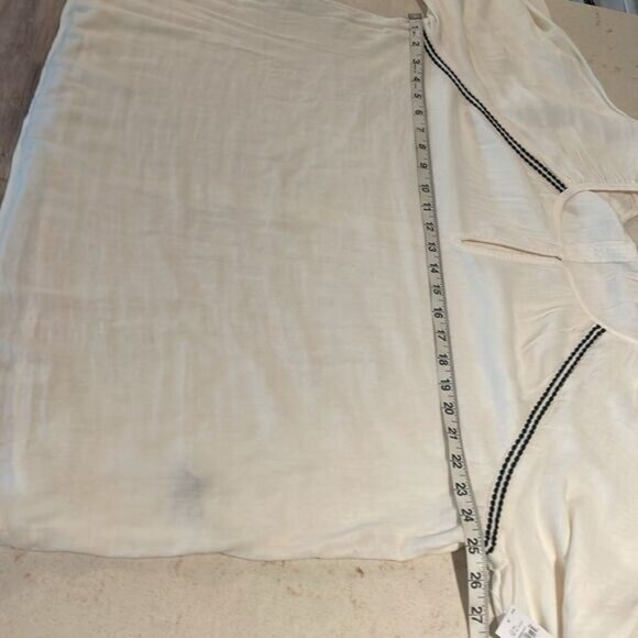 NWT Old Navy blouse with keyhole detail SZ Xlarge - Picture 8 of 9